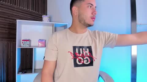 axel_grey_ online show from 10/23/25, 12:15