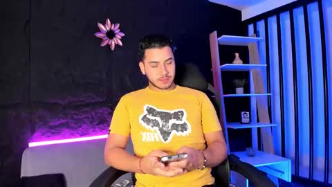 axel_grey_ online show from 12/16/25, 12:21