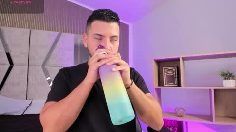 axel_grey_ online show from 02/22/26, 12:36