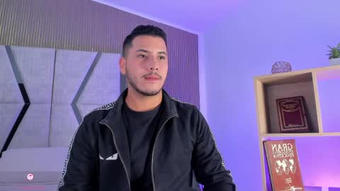 axel_grey_ online show from 04/06/26, 12:50