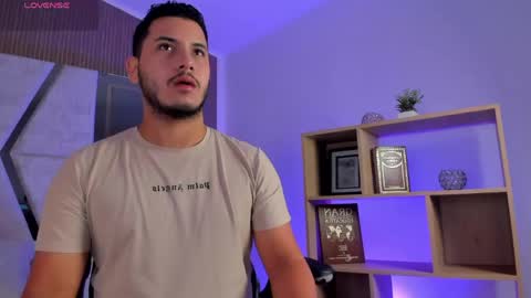 Snapshot of axel_grey_ chatting on 04/18/26, 12:31 axel_grey_ online show from 04/18/26, 12:31