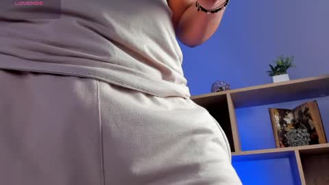 Snapshot of axel_grey_ chatting on 04/19/26, 12:37 axel_grey_ online show from 04/19/26, 12:37