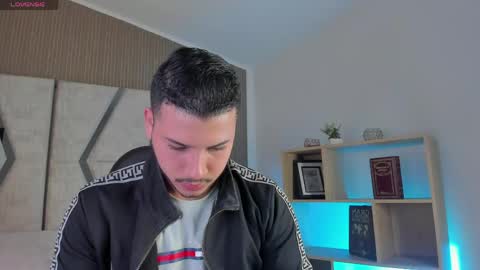 Snapshot of axel_grey_ chatting on 04/30/26, 12:22 axel_grey_ online show from 04/30/26, 12:22