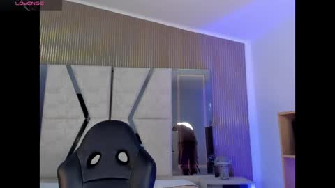 Snapshot of axel_grey_ chatting on 05/01/26, 12:43 axel_grey_ online show from 05/01/26, 12:43