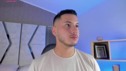 Snapshot of axel_grey_ chatting on 05/27/26, 12:24 axel_grey_ online show from 05/27/26, 12:24