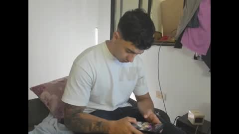 Snapshot of axel_hendrick chatting on 07/04/26, 04:57 axel_hendrick online show from 07/04/26, 04:57