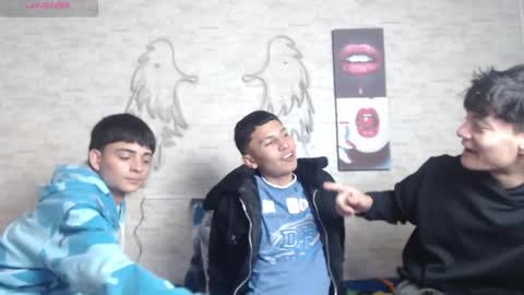 axel_milo_and_kairo online show from 12/01/25, 08:36