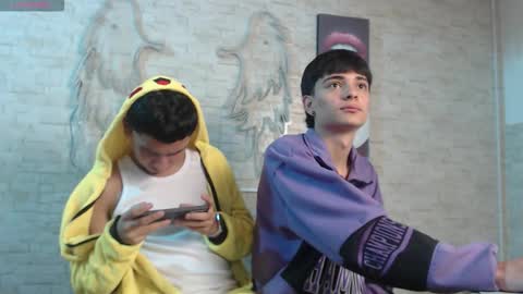 axel_milo_and_kairo online show from 02/18/26, 04:25