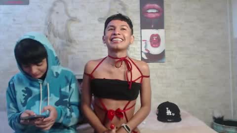 axel_milo_and_kairo online show from 03/10/26, 01:43