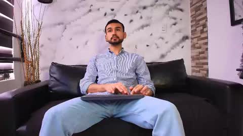 Axel Moon online show from 11/03/25, 03:46