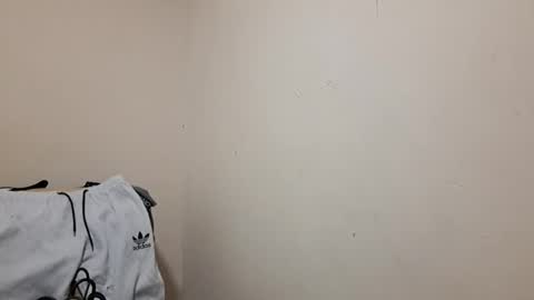 axel_rosse2 online show from 12/14/25, 06:56