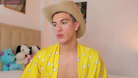 axel slim online show from 11/24/25, 05:29