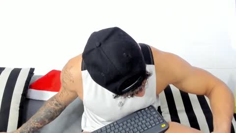 INDEPENDENT MODEL  online show from 12/17/24, 09:16