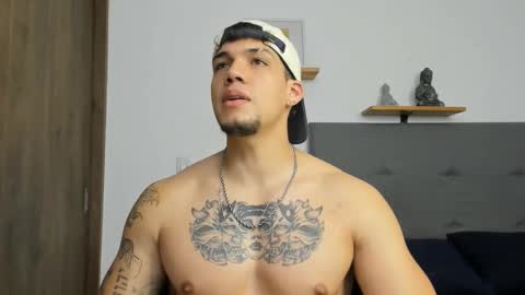 INDEPENDENT MODEL  online show from 10/16/25, 07:37