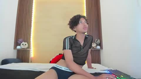 Snapshot of axelfox_ chatting on 02/19/25, 04:44 axelfox_ online show from 02/19/25, 04:44