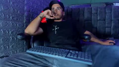 Axell Cross2 online show from 10/15/25, 11:05