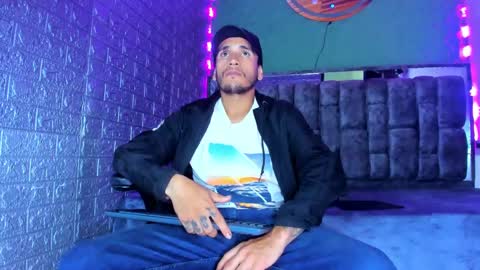 Axell Cross2 online show from 10/17/25, 12:41