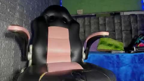 Axell Cross2 online show from 02/13/26, 02:40