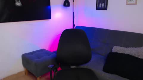 axell online show from 12/17/25, 12:16