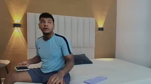 Axell online show from 04/12/26, 05:01