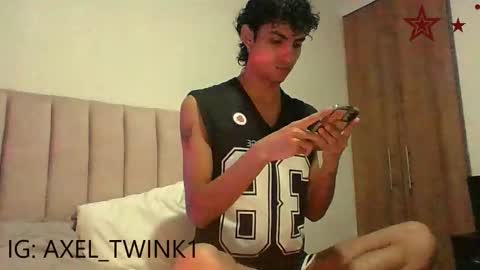 Axel  online show from 11/18/25, 03:12