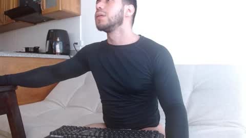 Snapshot of axellblue chatting on 03/03/26, 04:13 axellblue online show from 03/03/26, 04:13