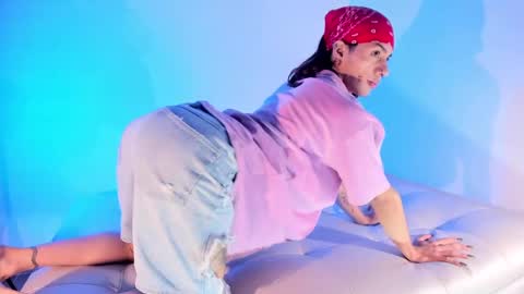 Snapshot of axellcollins chatting on 02/08/25, 02:36 im your little femboy ALEX online show from 02/08/25, 02:36