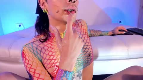 Snapshot of axellcollins chatting on 03/08/25, 03:17 im your little femboy ALEX online show from 03/08/25, 03:17