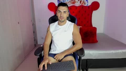 Snapshot of axelwinters_ chatting on 05/19/26, 10:43 Axel online show from 05/19/26, 10:43