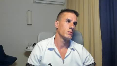 Snapshot of axl_fx chatting on 06/08/26, 07:47 Axl online show from 06/08/26, 07:47