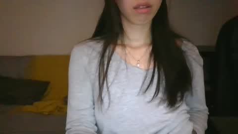 Snapshot of axuepetitt chatting on 04/30/26, 08:48 axue online show from 04/30/26, 08:48