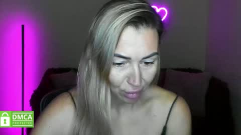 Jully online show from 11/15/25, 06:33