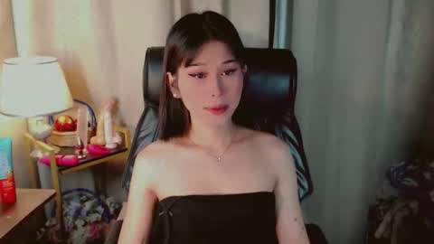 AYAHOSHILOVESYOU online show from 05/18/26, 07:09