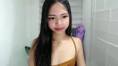 ayalvrs18 online show from 12/21/24, 11:11