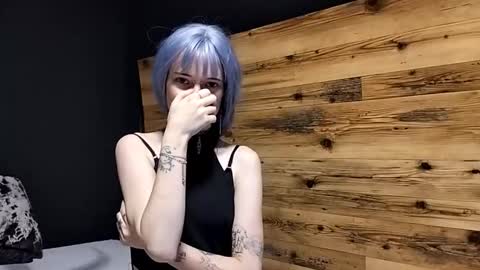 Snapshot of ayannapoellinetz chatting on 09/27/25, 02:33 Eva online show from 09/27/25, 02:33