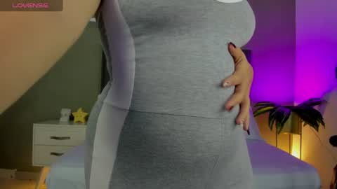 Alyda Jaramillo online show from 07/04/26, 05:08
