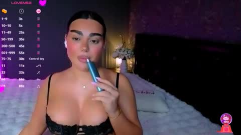  Ayla Demir  online show from 11/24/25, 11:04