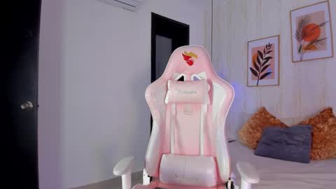 Ayleen online show from 11/30/25, 01:04