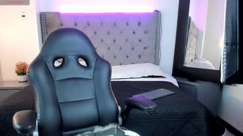 Ayliinn  online show from 02/22/25, 10:07