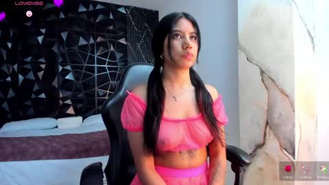 aylinlove_ online show from 06/03/26, 12:19