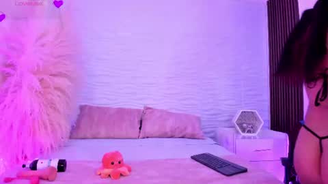 aylinlove_ online show from 06/26/26, 11:47