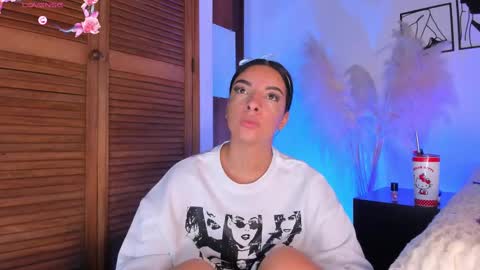 Aylin  online show from 10/01/25, 11:05