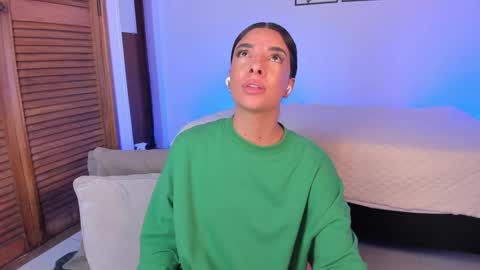 Aylin  online show from 10/05/25, 10:13