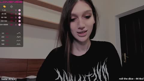 Snapshot of ayn3q chatting on 12/14/24, 05:14 AYNEK        fansly  online show from 12/14/24, 05:14