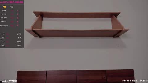 Snapshot of ayn3q chatting on 12/14/24, 08:18 AYNEK        fansly  online show from 12/14/24, 08:18