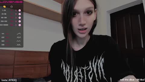 Snapshot of ayn3q chatting on 12/21/24, 04:30 AYNEK        fansly  online show from 12/21/24, 04:30