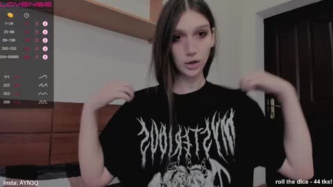 Snapshot of ayn3q chatting on 12/21/24, 07:45 AYNEK        fansly  online show from 12/21/24, 07:45