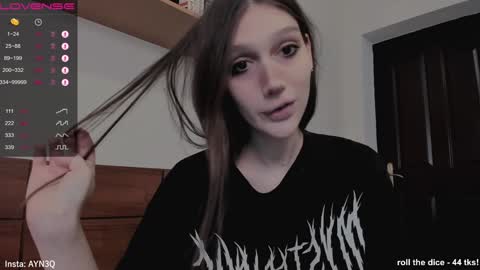 Snapshot of ayn3q chatting on 01/04/25, 06:30 AYNEK        fansly  online show from 01/04/25, 06:30