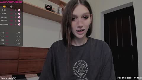 Snapshot of ayn3q chatting on 01/06/25, 05:19 AYNEK        fansly  online show from 01/06/25, 05:19