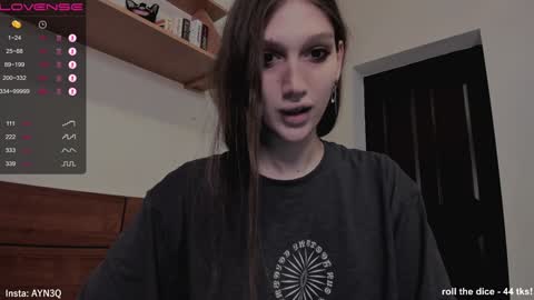 Snapshot of ayn3q chatting on 01/06/25, 11:40 AYNEK        fansly  online show from 01/06/25, 11:40